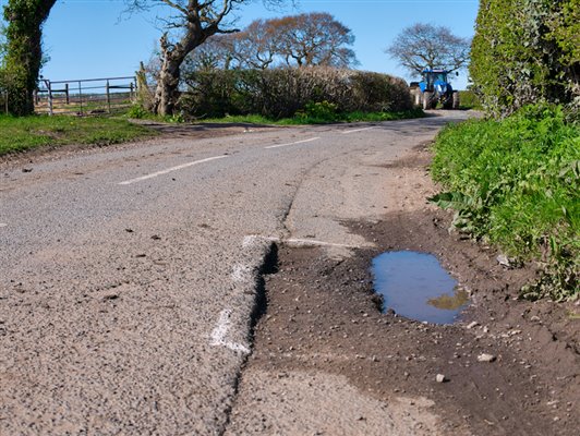AA callouts to pothole-damaged vehicles reach the highest level in five years