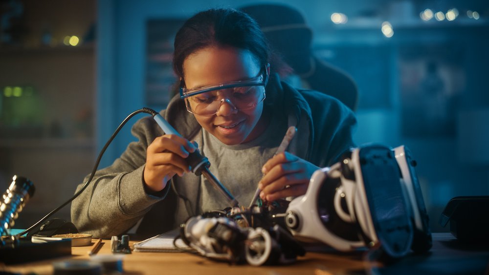 Manufacturing and AI courses to ‘give children a clearer pathway to work’ 
