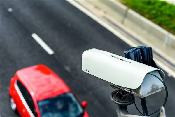 New camera systems detecting fake licence plates trialled in South-East England
