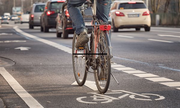 Change of priority for road users